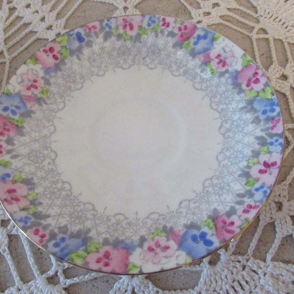 Crown Fine Bone China Cup & Saucer - Picture 4 of 9